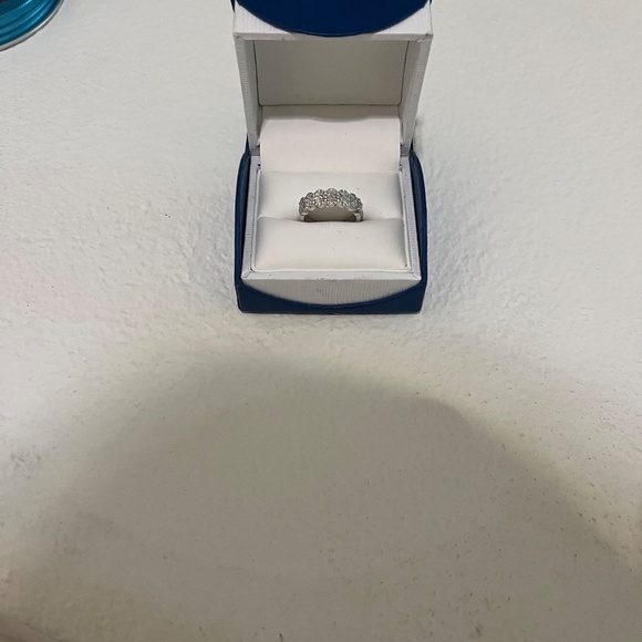 Halo 14K white gold diamond wedding/ promise ring - Picture 4 of 13